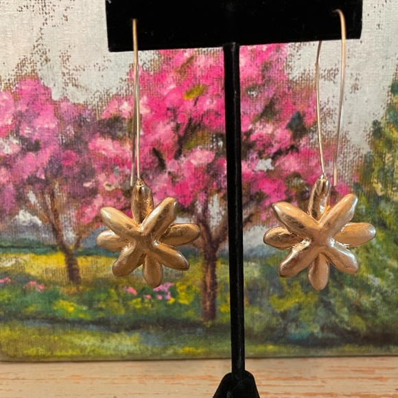 Golden Wire Hooks Suspended Flower Blossoms Matte Gold Tone Statement Earrings - Picture 6 of 10